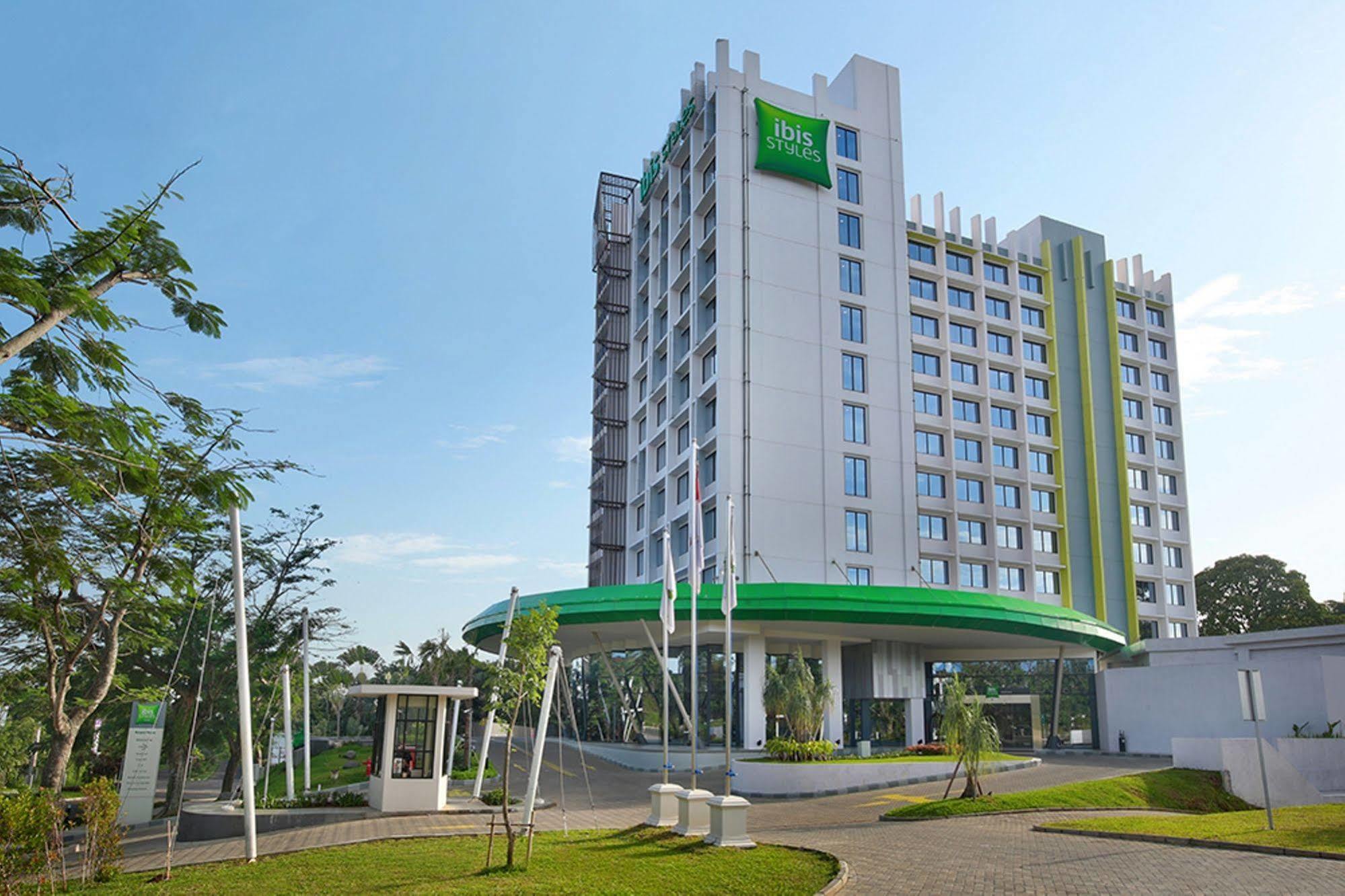 Ibis Styles Bogor Raya Hotel Екстериор снимка