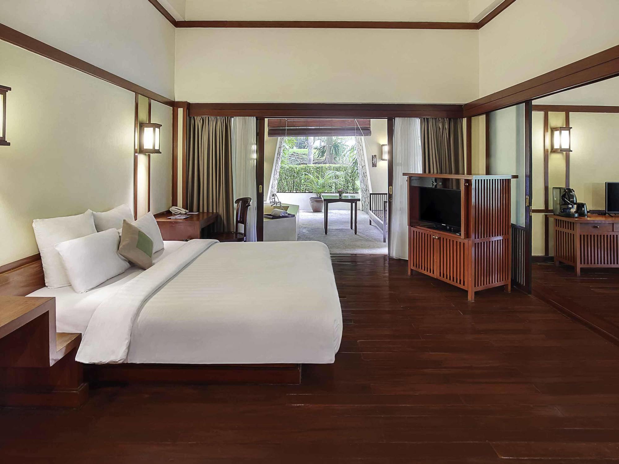 Ibis Styles Bogor Raya Hotel Екстериор снимка