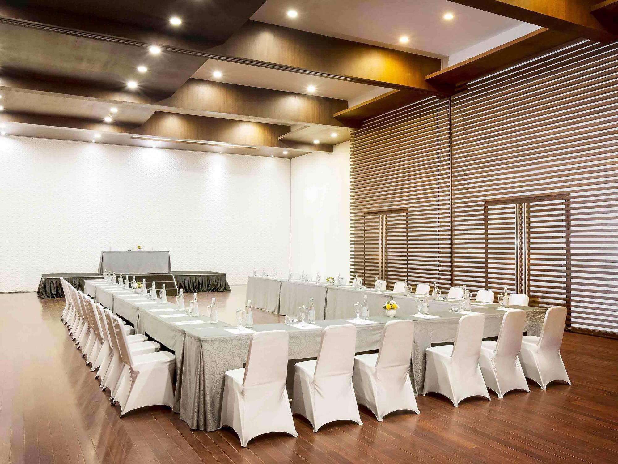 Ibis Styles Bogor Raya Hotel Екстериор снимка